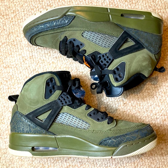 Olive green Jordan spizikes - Picture 3 of 4